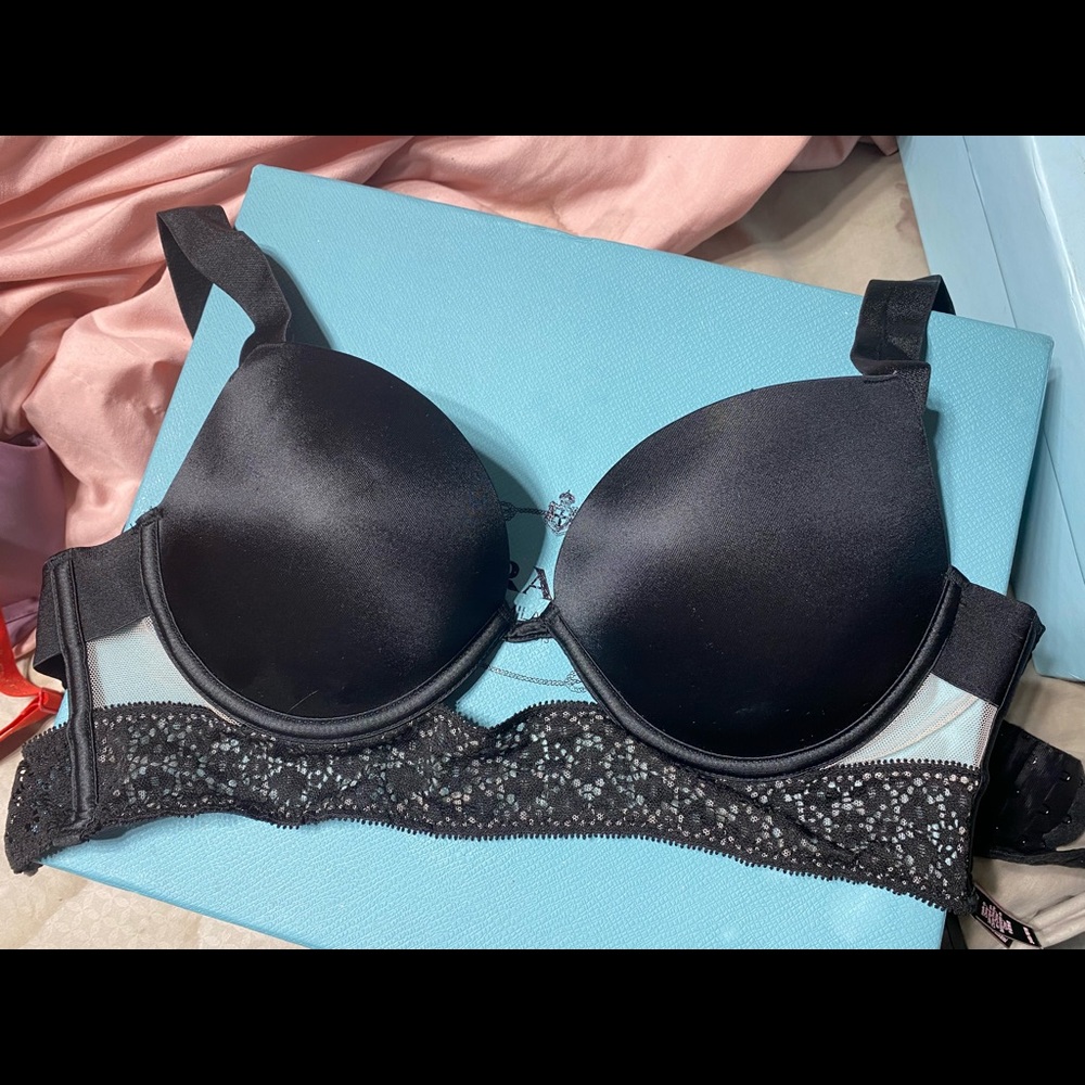 Victoria Secret Very Sexy Push Up Bra 34B
